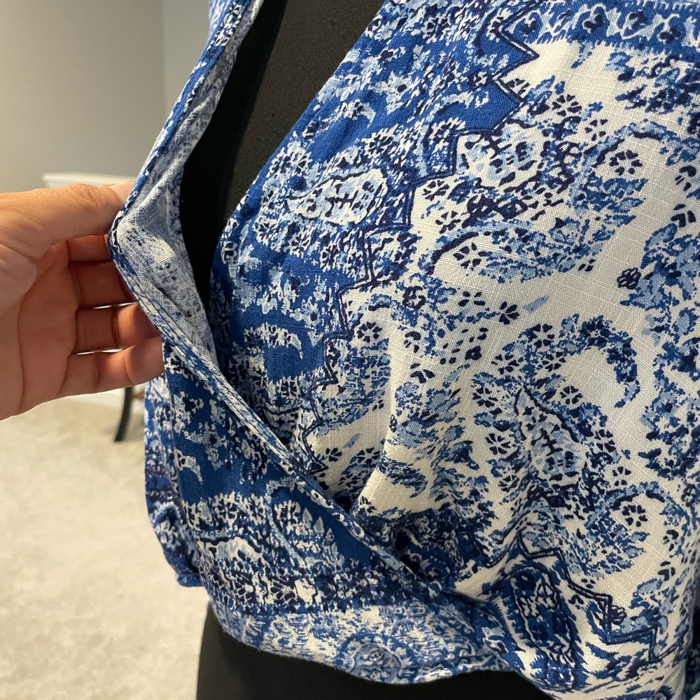 Never Worn! Zara Blue & White Long Sleeve Paisley Print Faux Wrap Crop Top - Picture 7 of 15